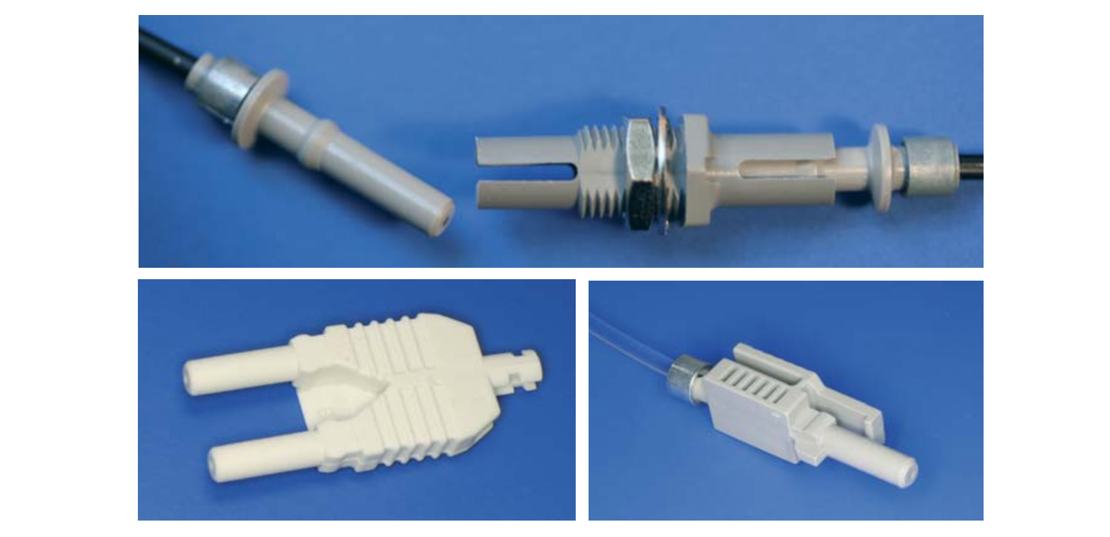 سیستم و کوپلینگ کانکتور V-pin-crimp در بالا کانکتور سیمپلکس چین دار با کوپلینگ پایین سمت چپ کانکتور داپلکس پایین سمت راست کانکتور با چفت